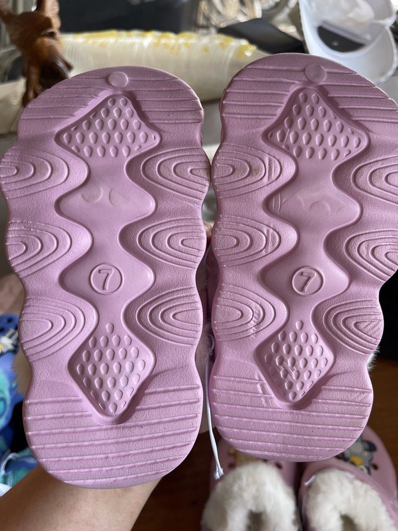 Bluey Lined Clogs (Category: Babies & Kids Fashion) located in San Simon. Submitted by gonzalescr83075 (Listing ID 1461854010, Image 3). Description: Brand New.