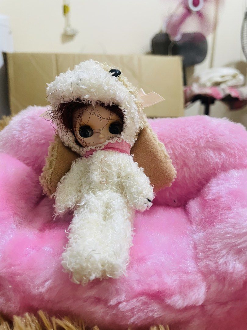 blythe mini (Category: Designer & Blind Box Toys) located in Manila. Submitted by fiercewhale.c4f0e2 (Listing ID 1461898738, Image 1). Description: .