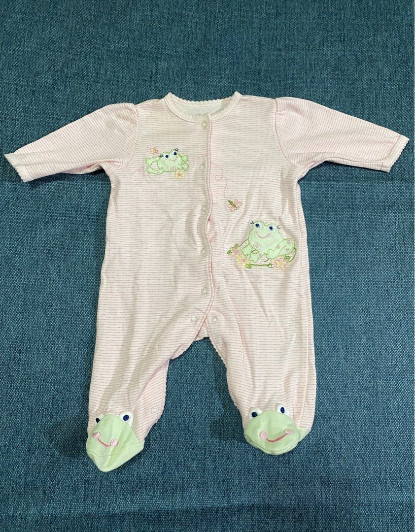 BN Onesie (Category: Babies & Kids Fashion) located in Mandaluyong City. Submitted by aiztyle (Listing ID 1461863418, Image 1). Description: Brand NEW Newborn SALE Php100.00 only.