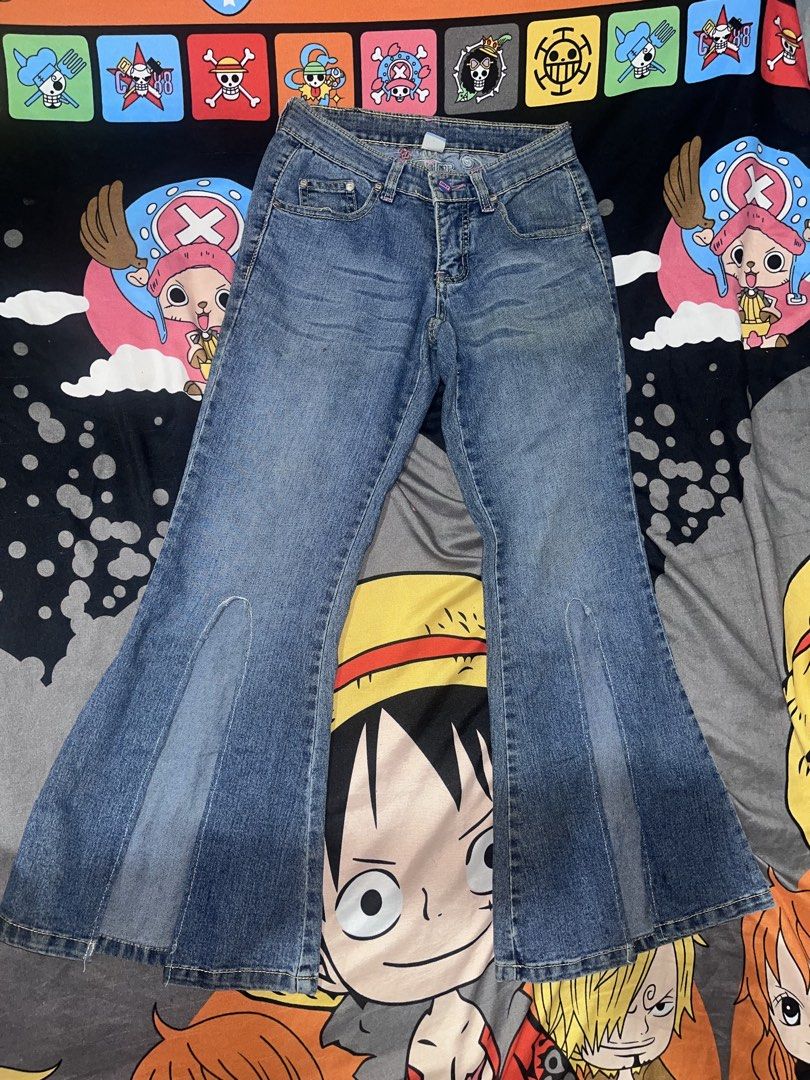 BNY Y2K Flared Jeans w/ Sheer Panels (Category: Jeans) located in Manila. Submitted by whiiimsssy (Listing ID 1461935015, Image 1). Description: Bell-bottom cut with sheer/mesh panels down both legs — dreamy, retro, and totally unique -Brand: BNY -Size: 24 -Floral embroidery details -No holes or rips -well-kept Perfect for Y2K, coquette, or vintage fits 🩷 .