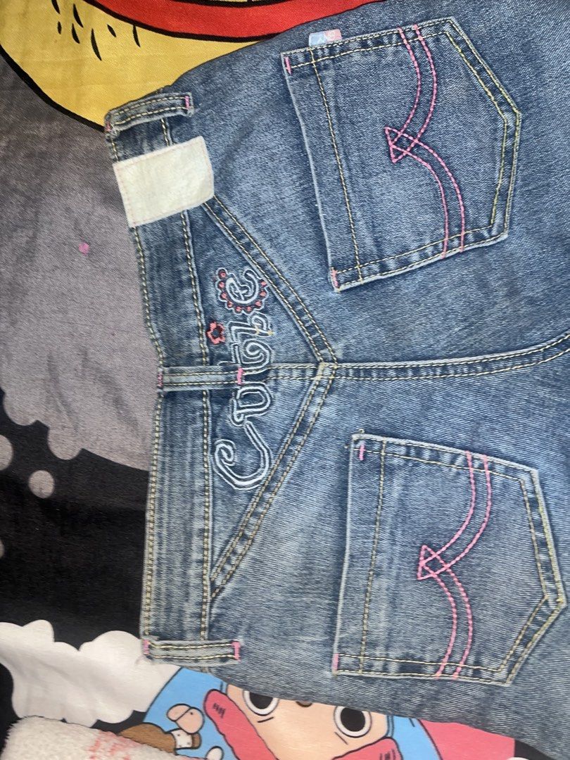 BNY Y2K Flared Jeans w/ Sheer Panels (Category: Jeans) located in Manila. Submitted by whiiimsssy (Listing ID 1461935015, Image 2). Description: Bell-bottom cut with sheer/mesh panels down both legs — dreamy, retro, and totally unique -Brand: BNY -Size: 24 -Floral embroidery details -No holes or rips -well-kept Perfect for Y2K, coquette, or vintage fits 🩷 .