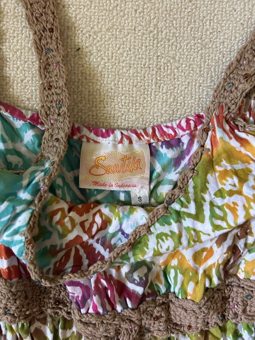 Boho Graphic top (Category: Others Tops) located in Quezon City. Submitted by y2klar (Listing ID 1461954745, Image 3). Description: Boho graphic colorful top Size-Small Medium L-24 Width-13 (strechable) 10/10 Condition no flaws..