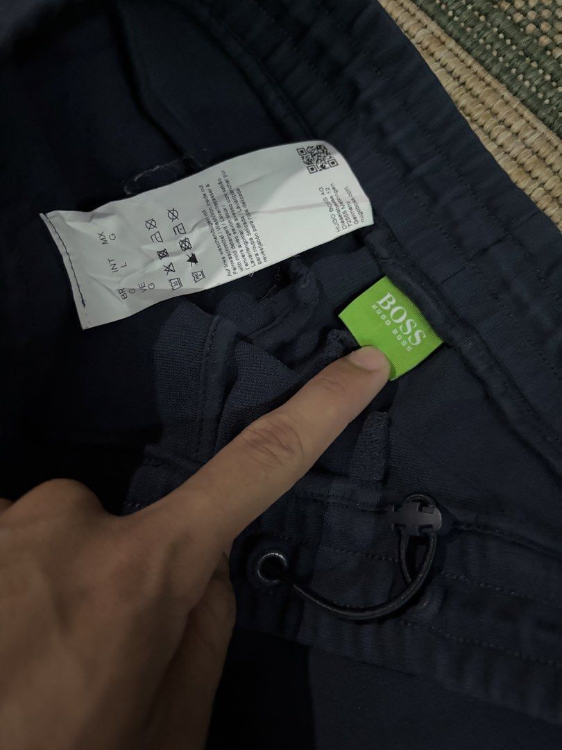 BOSS Hugo Jogger Sweatpants (Category: Joggers) located in Bulacan. Submitted by charlieflips (Listing ID 1461809860, Image 3). Description: Waist: 32 - 34 Length: 37 Excellent condition No issue .