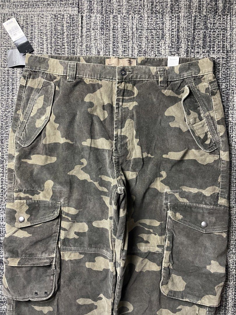 Bossini Camouflage Corduroy Cargo Pants (Category: Jeans) located in Taguig. Submitted by highlows (Listing ID 1461828741, Image 2). Description: size xxl waistline 38 length 45 hem 10 no flaw brand new! 10/10.