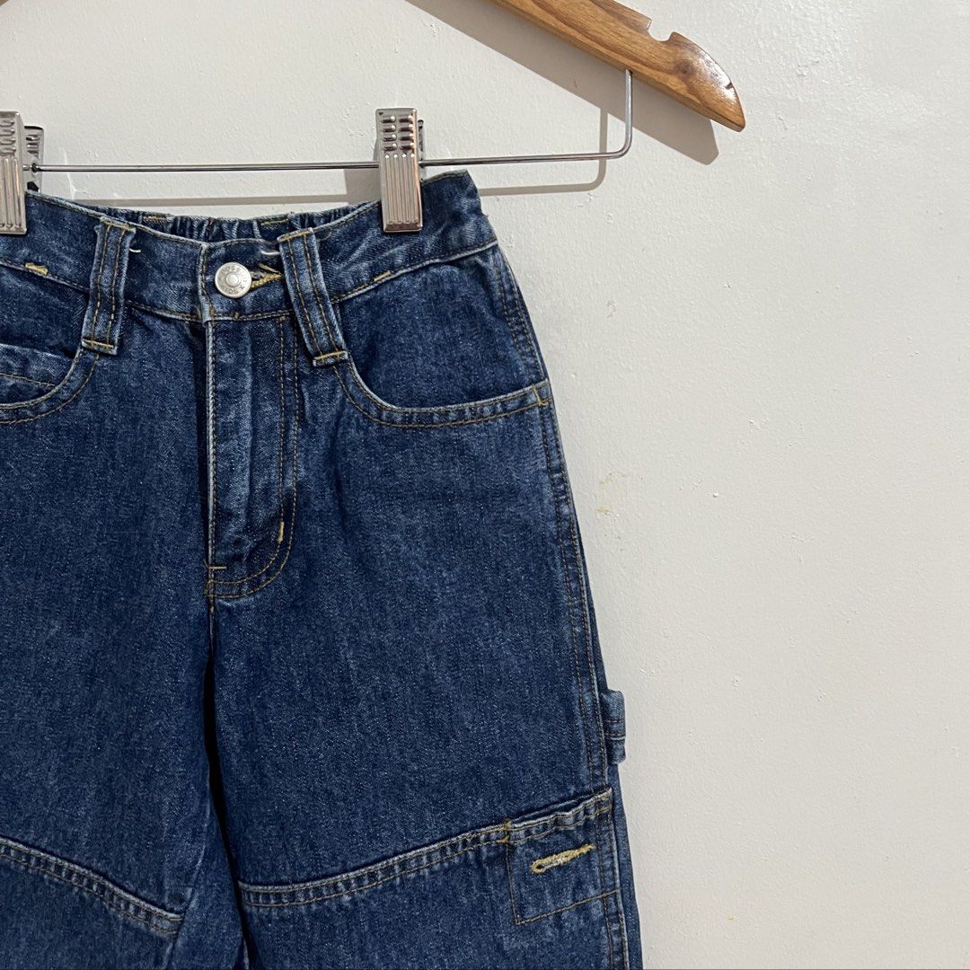 Bossini kids carpenter jeans (Category: Babies & Kids Fashion) located in Manila. Submitted by ourburstingwardrobe_ (Listing ID 1461842934, Image 2). Description: Size 3-4 Like new condition.