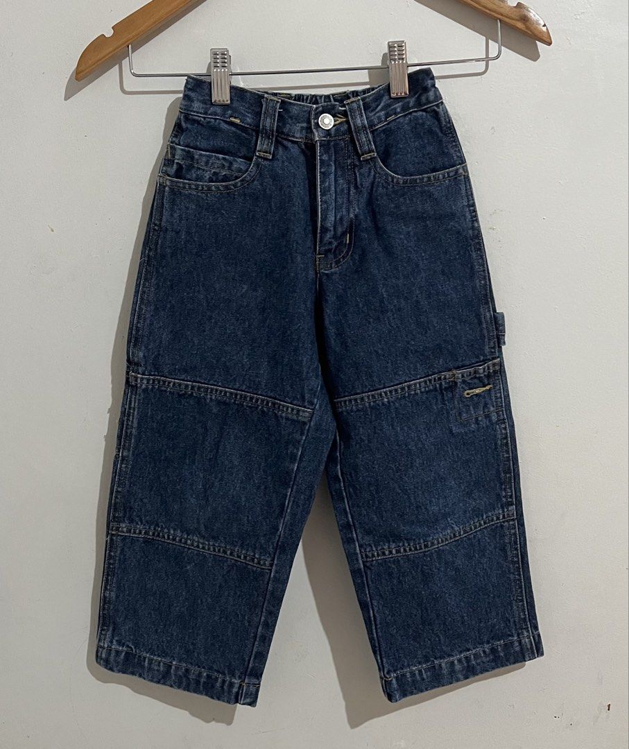 Bossini kids carpenter jeans (Category: Babies & Kids Fashion) located in Manila. Submitted by ourburstingwardrobe_ (Listing ID 1461842934, Image 1). Description: Size 3-4 Like new condition.