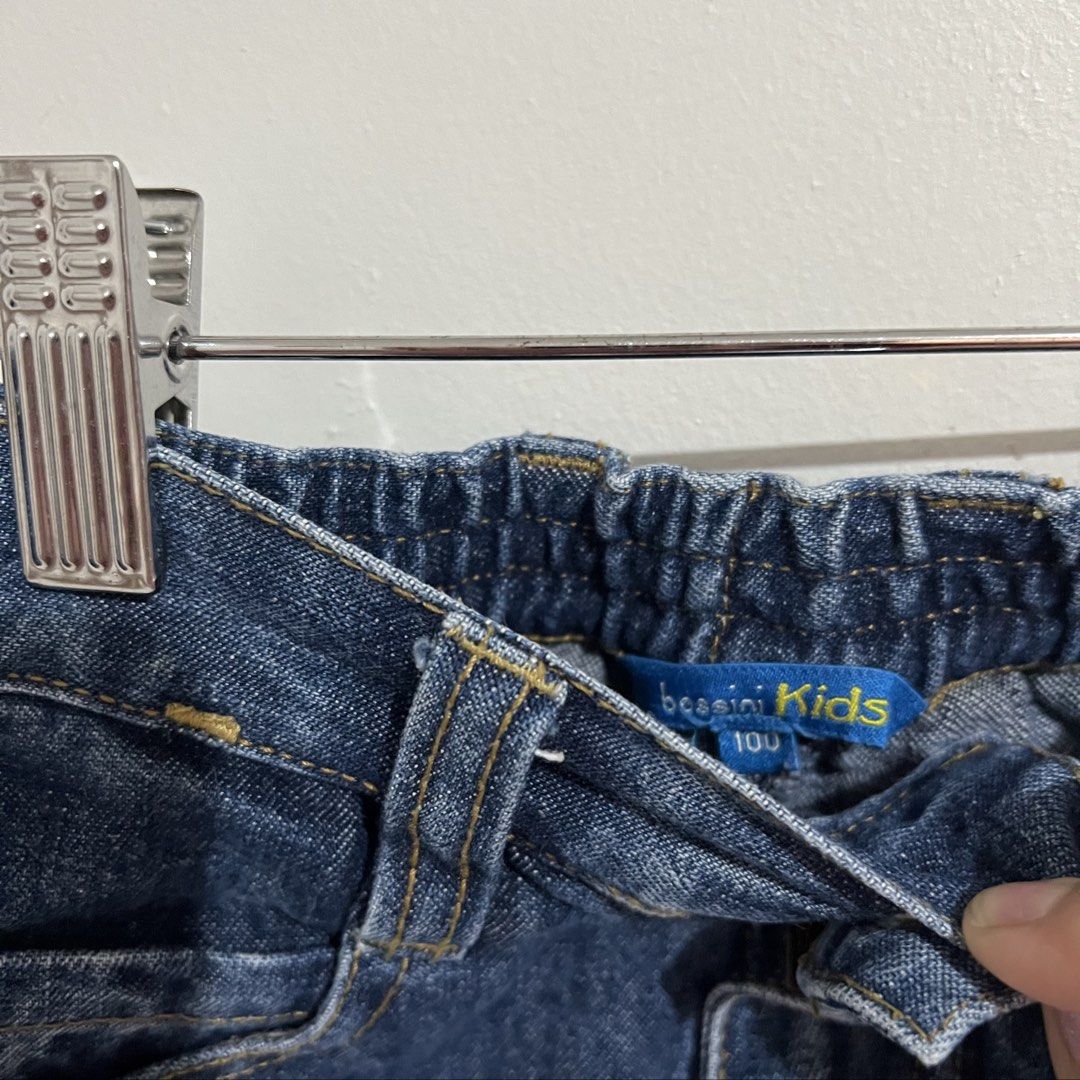 Bossini kids carpenter jeans (Category: Babies & Kids Fashion) located in Manila. Submitted by ourburstingwardrobe_ (Listing ID 1461842934, Image 3). Description: Size 3-4 Like new condition.