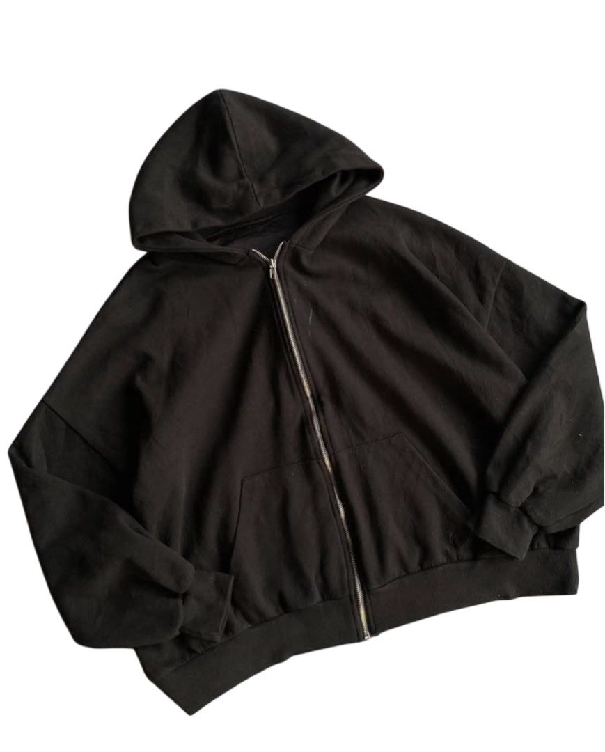 boxy zip up hoodie (Category: Hoodies) located in Manila. Submitted by b4nz76 (Listing ID 1461923582, Image 2). Description: Heavyweight cotton boxy fit Length: 24 Width: 27 (best fit boxy medium) Color: 10/10 Condition: 10/10 Issue: sticker residue (washable).