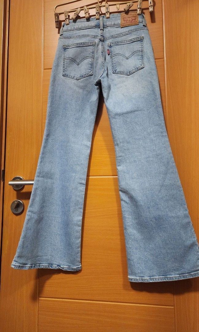 Brand new Levis Superlow Flare | SELLING LOW (Category: Jeans) located in Makati City. Submitted by phbuyrent (Listing ID 1462008480, Image 2). Description: .
