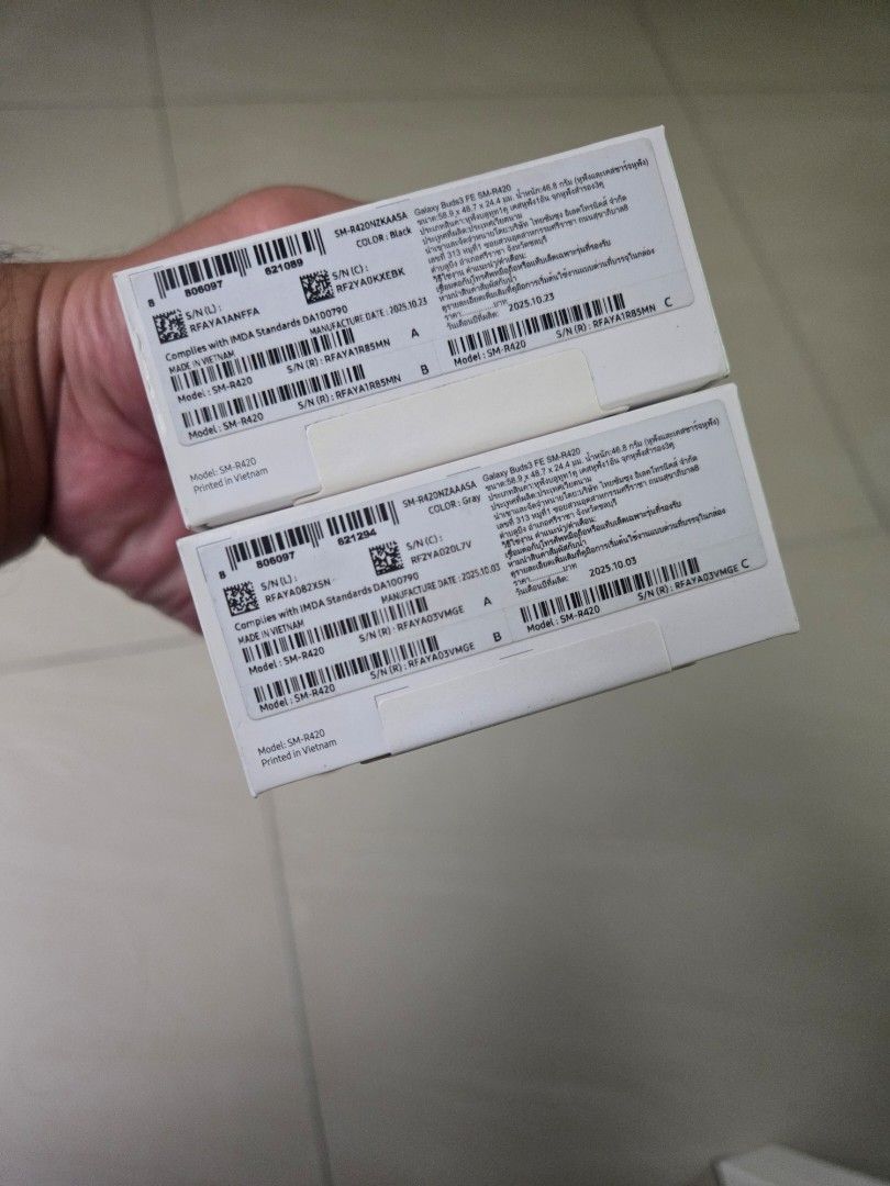 Brandnew Samsung Buds 3 FE (Category: Earphones) located in Quezon City. Submitted by bossjec (Listing ID 1461868003, Image 3). Description: Brandnew Sealed 100% Original Samsung BUDS 3 FE Available in Black and Gray selling for only 3k each Cubao QC pick up.