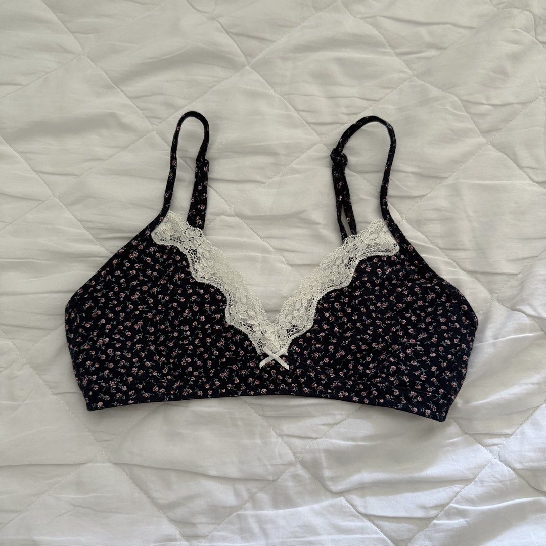 Brandy Melville Lace Bralette (Category: Undergarments & Loungewear) located in Davao. Submitted by aug_amari (Listing ID 1461810588, Image 1). Description: size XS-S didn't use from US.