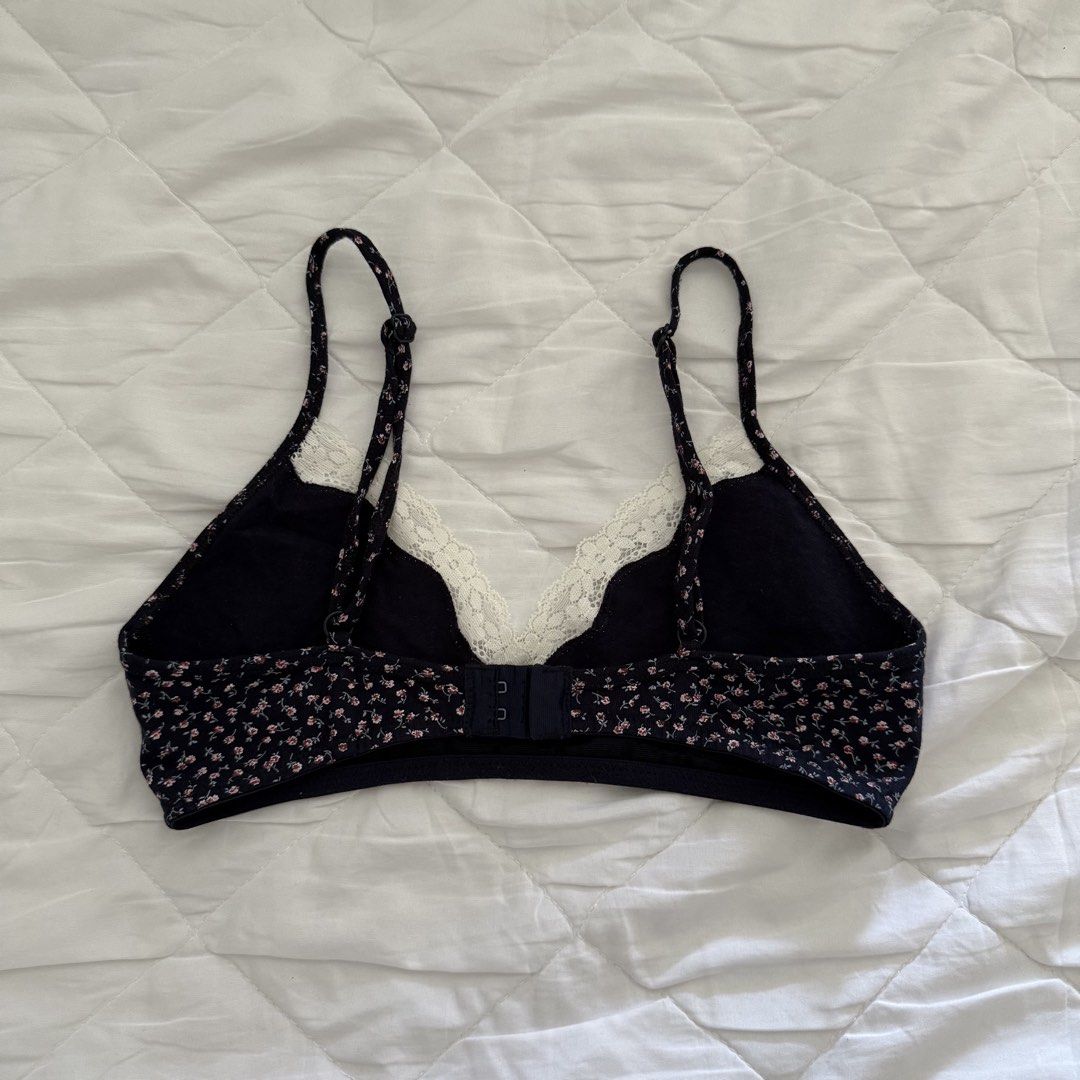 Brandy Melville Lace Bralette (Category: Undergarments & Loungewear) located in Davao. Submitted by aug_amari (Listing ID 1461810588, Image 2). Description: size XS-S didn't use from US.