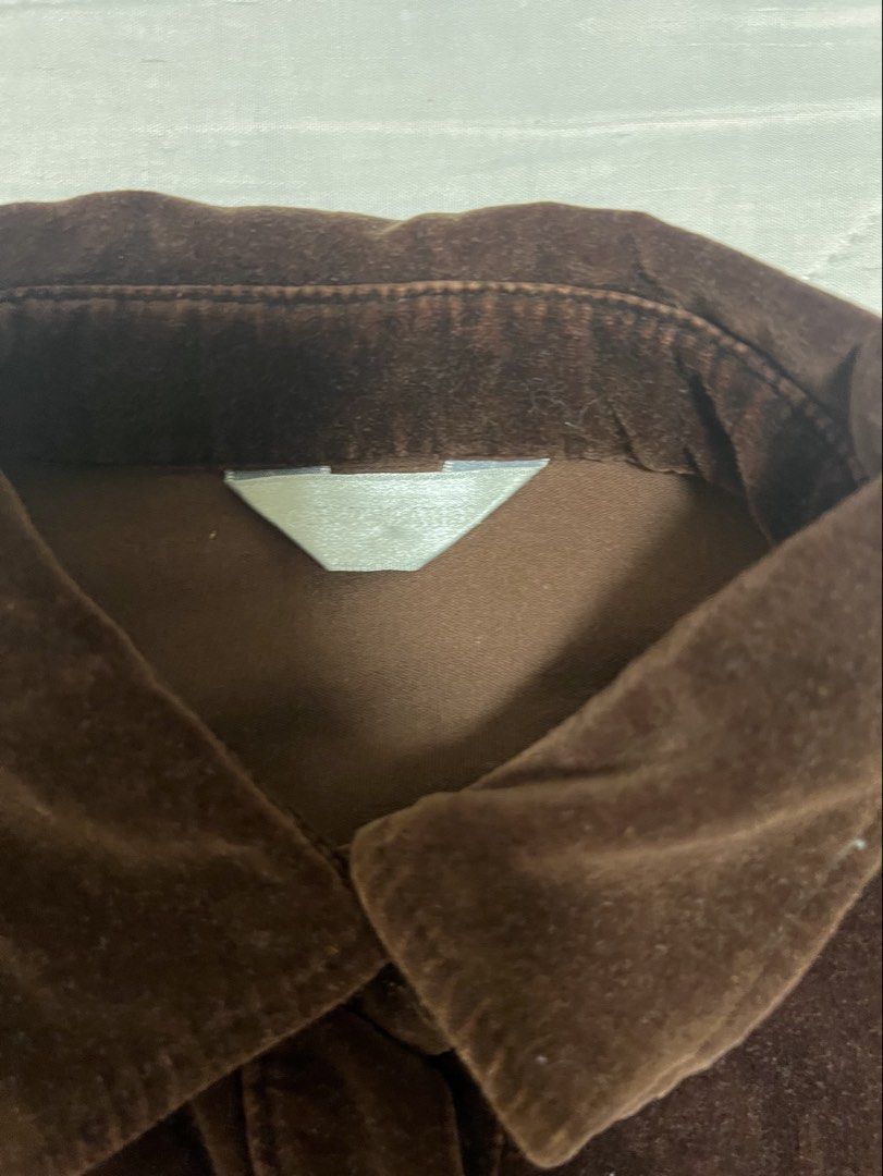 Brown Corduroy Button Up Long Sleeve Jacket (Category: Coats, Jackets and Outerwear) located in Taguig. Submitted by gingerderp (Listing ID 1461921068, Image 2). Description: Autumn core!! Get this now and release your inner RORY GILMORE ☕️.