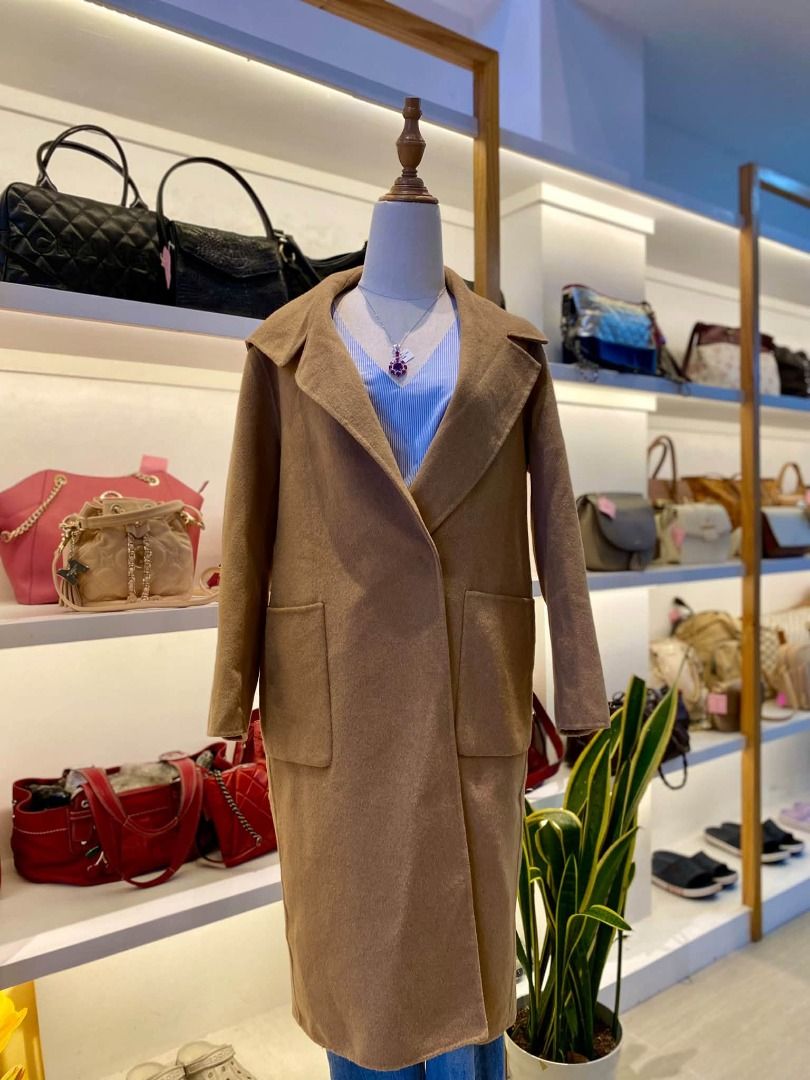 BROWN WOOL KOREAN COAT (Category: Coats, Jackets and Outerwear) located in Baguio. Submitted by asna_taku (Listing ID 1461911777, Image 1). Description: S-M.