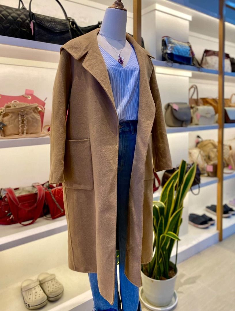 BROWN WOOL KOREAN COAT (Category: Coats, Jackets and Outerwear) located in Baguio. Submitted by asna_taku (Listing ID 1461911777, Image 2). Description: S-M.