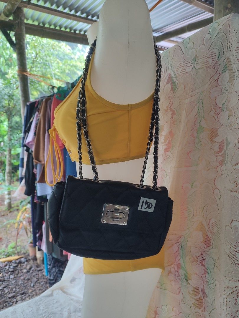 Bundle bags clutch (Category: Luxury Bags & Wallets) located in Pagadian. Submitted by shielaso (Listing ID 1461867141, Image 3). Description: add 100 pesos shipping fee.