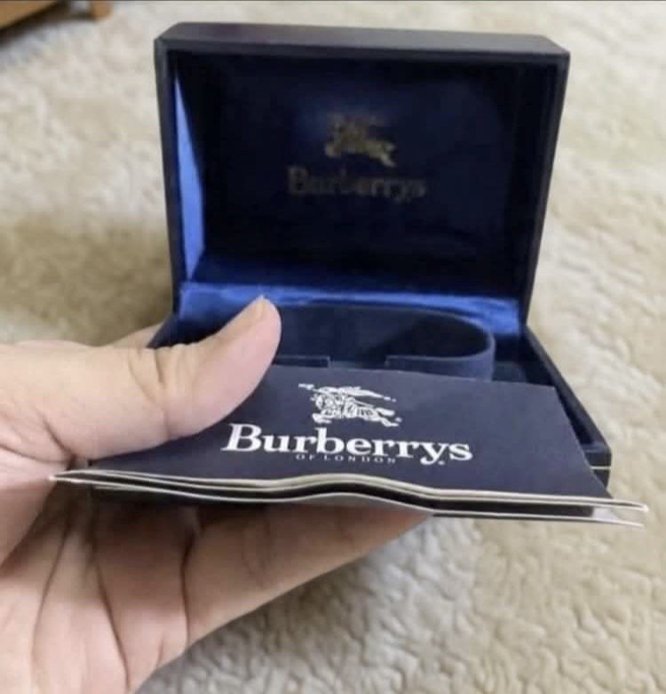 Burberry Box Only (Category: Women's Watches) located in Plaridel. Submitted by emilia.lily (Listing ID 1461978500, Image 3). Description: Sf included From Japan Like new condition Watch or bracelet box.