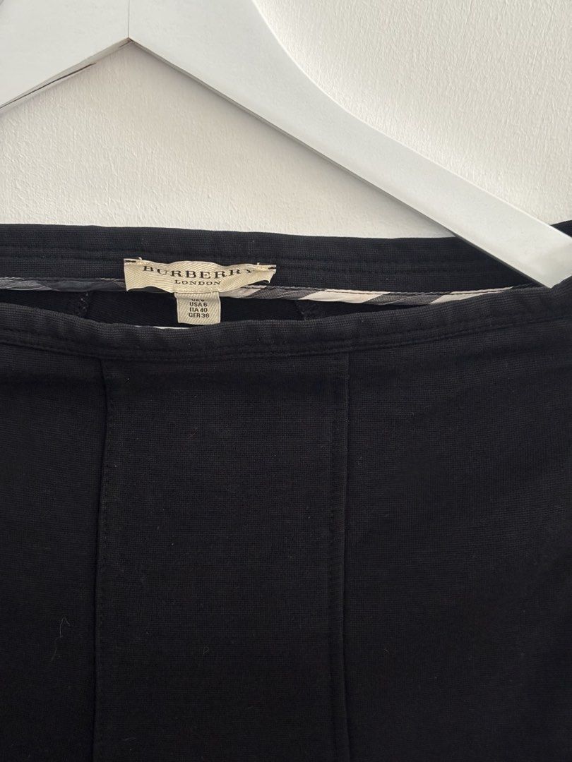 Burberry pants (Category: Luxury Apparel) located in Manila. Submitted by kingblaize (Listing ID 1461830518, Image 3). Description: .