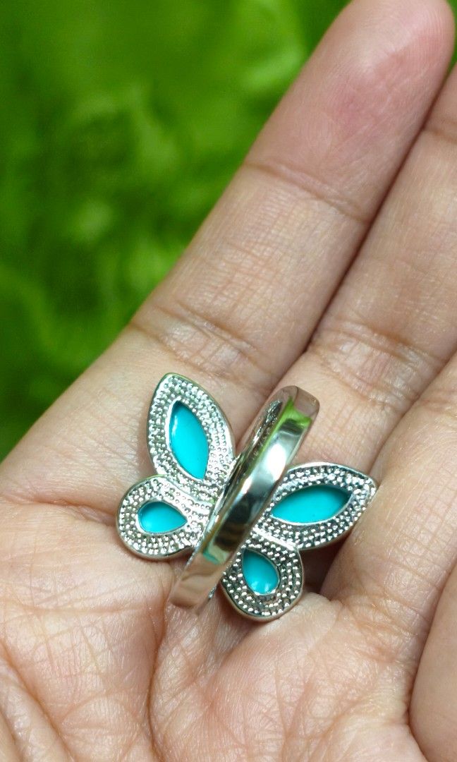 Butterfly Turquoise and Diamond Ring Size 9 (Category: Rings) located in Quezon City. Submitted by gemaicloset (Listing ID 1460451802, Image 3). Description: - Stunning butterfly design - Features vibrant turquoise stones - Accented with small diamonds - Crafted in sterling silver - Adds a pop of color to any outfit - Versatile for everyday wear or special occasions - A beautiful addition to any jewelry collection.