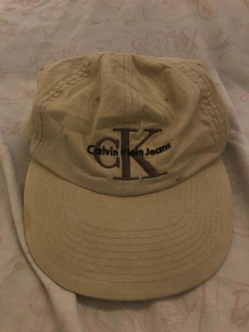 Calvin Klein Cap (Category: Activewear) located in Manila. Submitted by chengg_08 (Listing ID 1461801177, Image 1). Description: .
