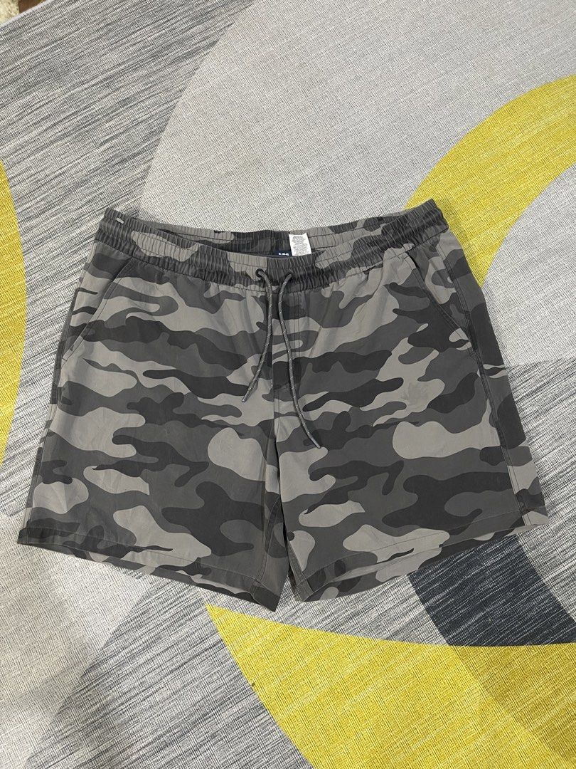 Camouflage mens short size 40-42 (Category: Shorts) located in Taytay. Submitted by ekselentekondisyon (Listing ID 1461935904, Image 1). Description: Camouflage mens short W-40-42 L-18 Good condition W/inner Taytay rizal location.