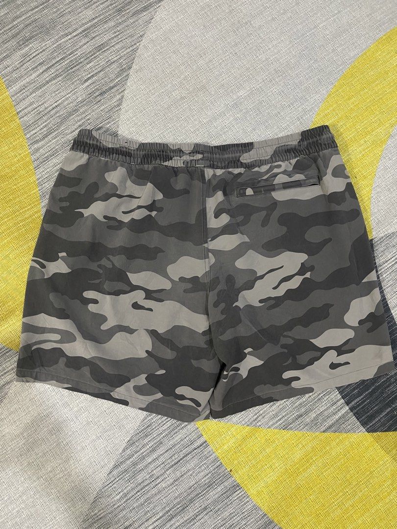 Camouflage mens short size 40-42 (Category: Shorts) located in Taytay. Submitted by ekselentekondisyon (Listing ID 1461935904, Image 2). Description: Camouflage mens short W-40-42 L-18 Good condition W/inner Taytay rizal location.