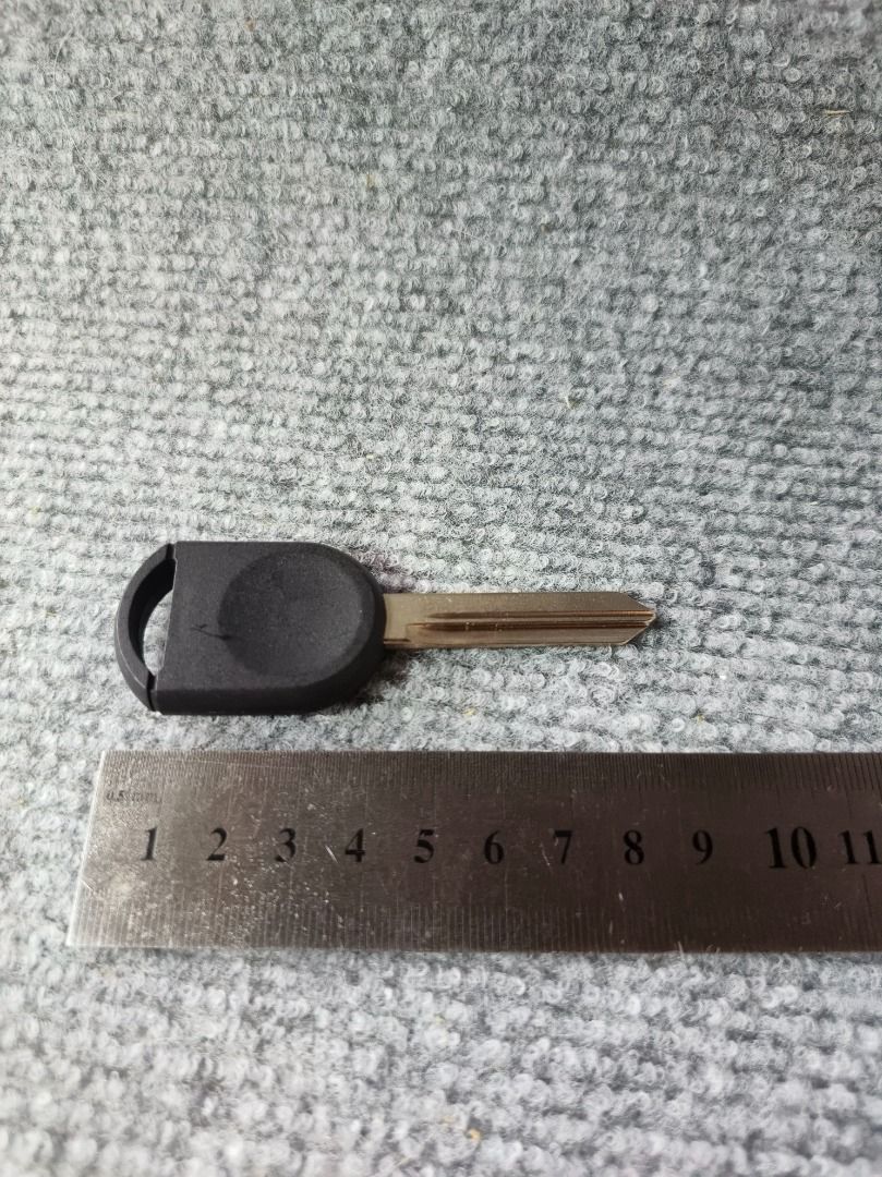 Car Key Fob Blank or duplicate key (Category: Other Automotive Parts and Accessories) located in San Leonardo. Submitted by burgossanleonardo.12345 (Listing ID 1461846709, Image 3). Description: - Replacement car key fob - Black plastic casing - Silver-toned metal blade - Ready for cutting and programming - Please check vehicle compatibility before purchase.