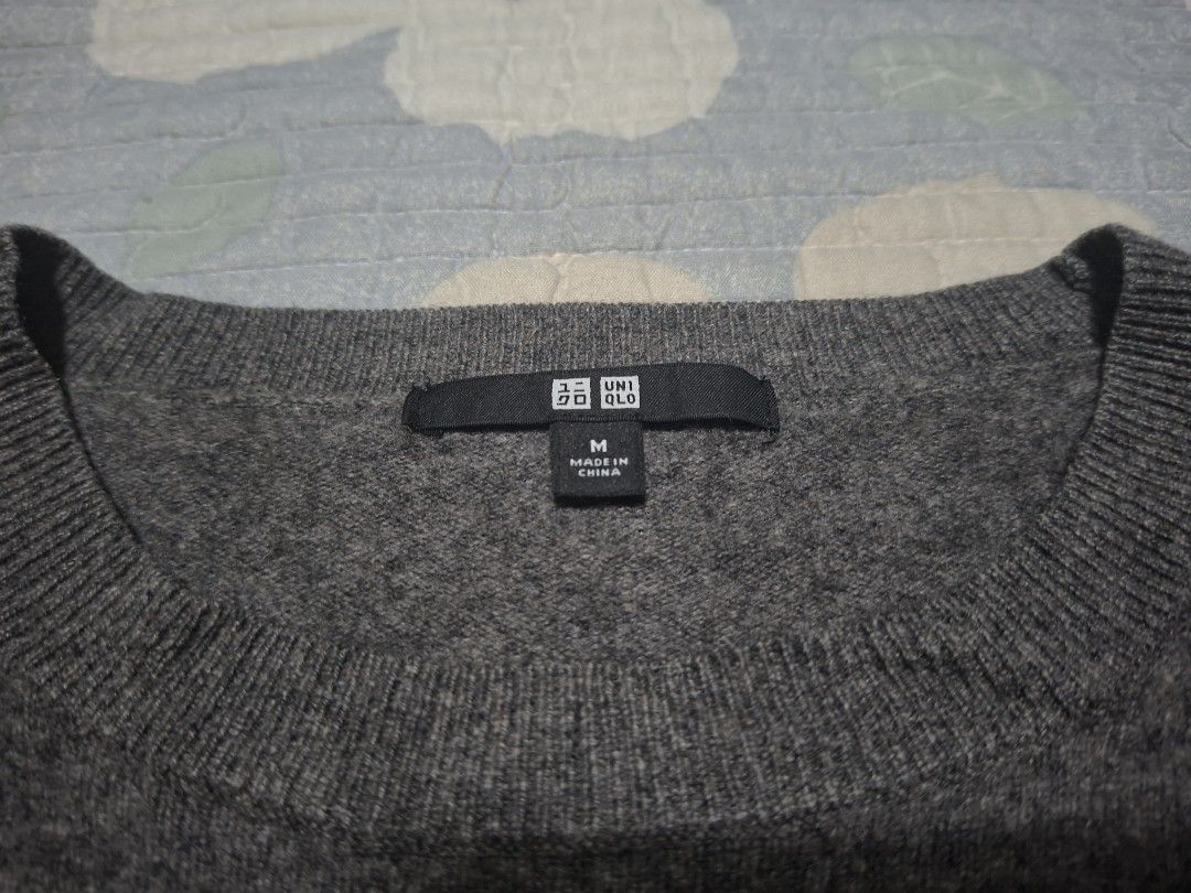 Cashmere Crew Neck Sweater Color (Category: Coats, Jackets and Outerwear) located in Manila. Submitted by jrmygrrr (Listing ID 1461837362, Image 3). Description: Color: Dark Gray Dimes: 17x20 M in tag No issues.