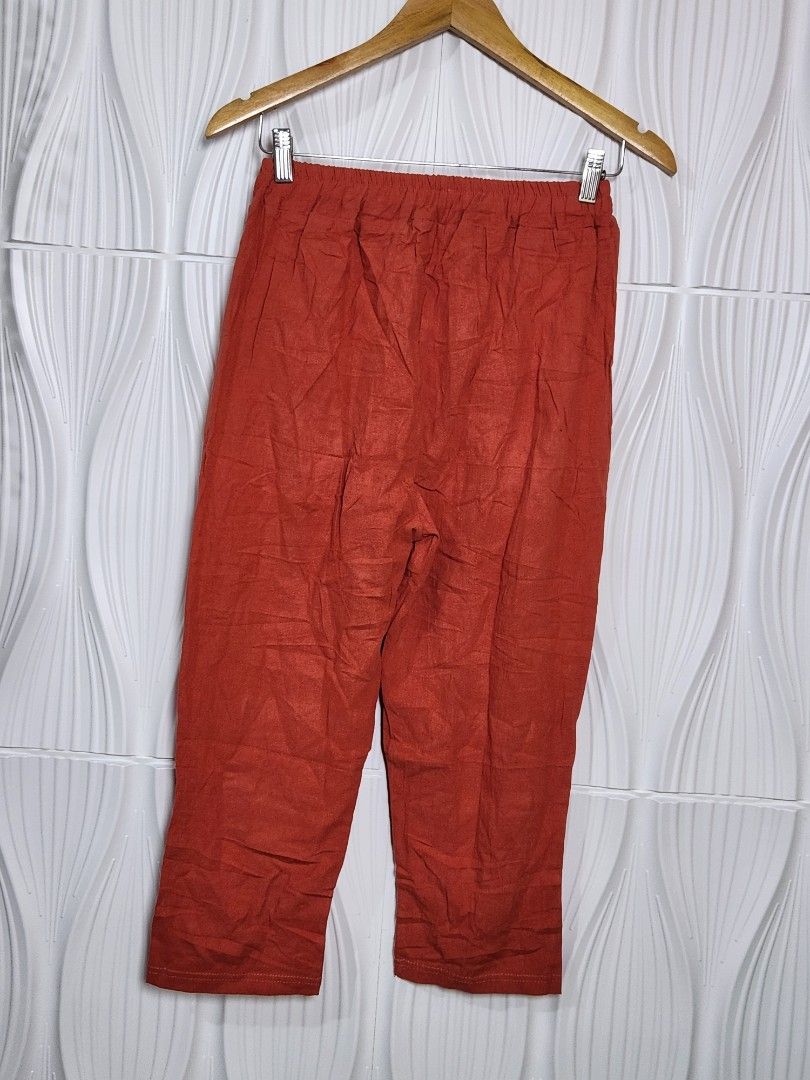 Casual gartered tokong Pants (Category: Other Bottoms) located in Marikina City. Submitted by KanamiFinds (Listing ID 1461913099, Image 2). Description: Waist: 22 to 36 inches length: 31 inches from waist.