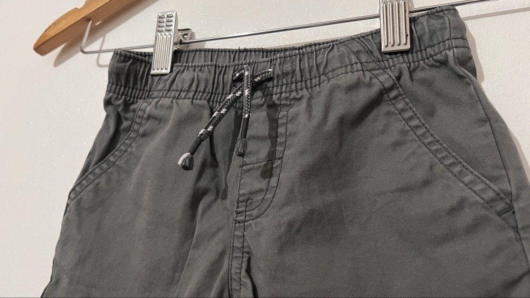 Cat & Jack Grey Pull-On Shorts Size 2T (Category: Babies & Kids Fashion) located in Imus. Submitted by pick_and_dig (Listing ID 1461848486, Image 2). Description: - Toddler grey pull-on shorts - 100% Cotton for ultimate comfort - Elastic waistband with adjustable drawstring - Two front and two back pockets for essentials - Ideal for everyday play and activities - Features a label made from 100% recycled plastic Note: As is. WYSIWYG. Additional ph