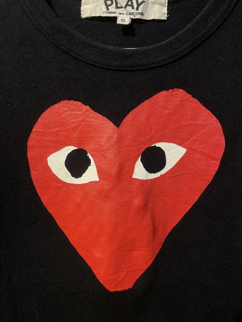 CDG PLAY (Category: Activewear) located in Bacolod City. Submitted by _thriftplugg (Listing ID 1461849444, Image 2). Description: EXCELLENT CONDITION SIZE SMALL AUTHENTIC COLOR RATE 9.5 PLUS SF .