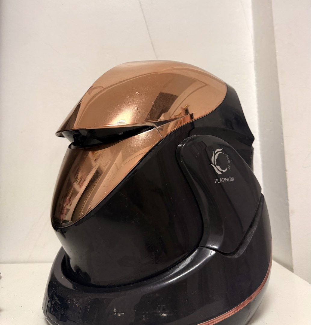 Cell Return Led Platinum Mask (Category: Face Care) located in Quezon City. Submitted by janarmeele86623 (Listing ID 1461864820, Image 1). Description: - YA-MAN Photo PLUS RF HRF-10T Platinum beauty device - Lightly used, only a few times - Good working condition - Comes with charging base - Ideal for at-home skincare routines - Feel free to ask questions.