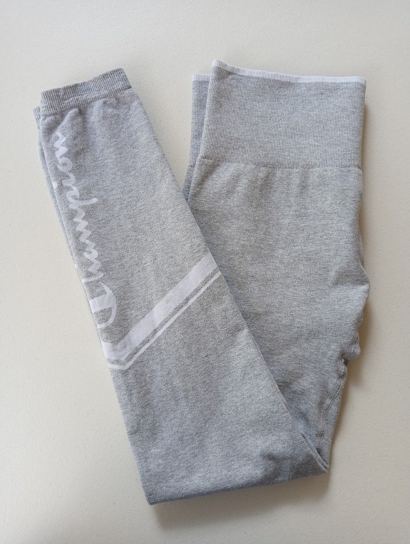 Champion (Category: Activewear) located in Rizal. Submitted by timeless_shop (Listing ID 1461868076, Image 3). Description: 🔥 ORIGINAL Champion Leggings High Rise - Gray 📏 Length: 33 inches 📐 Width: 13 inches flat / 26 paikot Size Fit 26-28 Waistline 👖 Size Tag: M / EU 38 / UK 10 / US 6 🎨 Color: Light Gray / Heather Gray 💯 Condition: 9/10 - Like New Almost! 🎨 Color Rate: 9/10 - Hindi kupas! ✨ - Maayos at malinis din 🧵 TELA: - Stretchable,