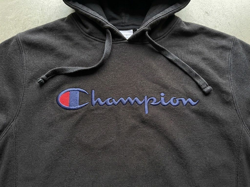 Champion Reverse Weave Script Logo (Category: Hoodies) located in Manila. Submitted by hiddenvaultph (Listing ID 1461901304, Image 2). Description: Size: L on tag (Best fit M) Width: 22 Length: 26 Color rate: 9.5/10 (Solid Black) Excellent condition No issue MOP: Gcash Shipping: JNT Location: Antipolo.