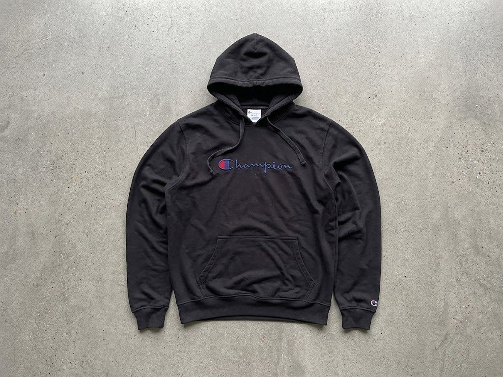 Champion Reverse Weave Script Logo (Category: Hoodies) located in Manila. Submitted by hiddenvaultph (Listing ID 1461901304, Image 1). Description: Size: L on tag (Best fit M) Width: 22 Length: 26 Color rate: 9.5/10 (Solid Black) Excellent condition No issue MOP: Gcash Shipping: JNT Location: Antipolo.