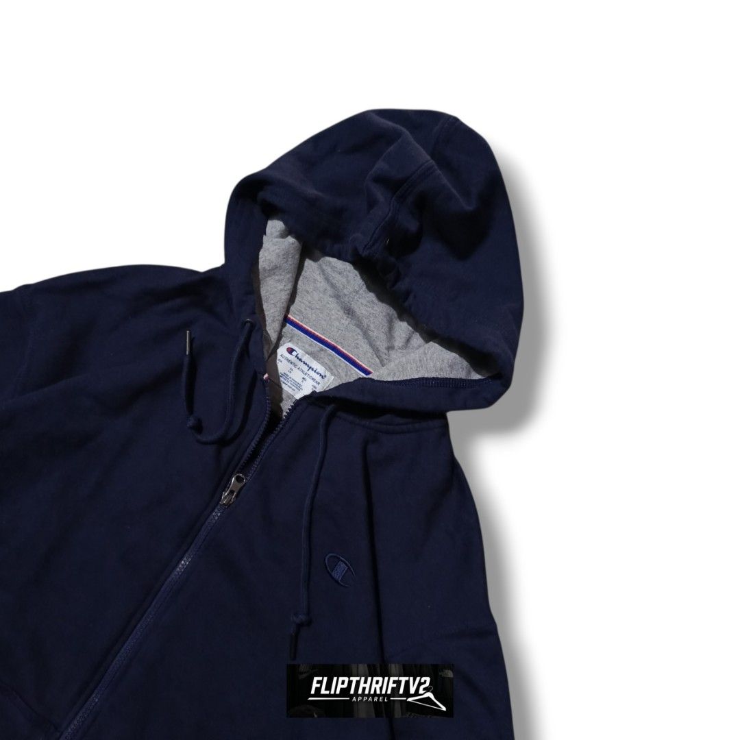 Champion Basic logo hoodie (Category: Coats, Jackets and Outerwear) located in San Jose del Monte. Submitted by jmpladero (Listing ID 1461967468, Image 2). Description: Condition: Excellent Condition Size: Large Color Rate: 9.8/10 Issue: None Color may vary to lighting Width 23.5 Length 27 Mine ⚠️ Flaker will be posted.