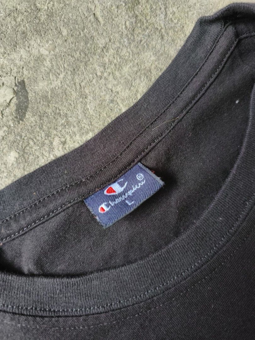 Champion Black T-Shirt (Category: Tshirts & Polo Shirts ) located in Cavite. Submitted by benta.ni.jm (Listing ID 1461814691, Image 2). Description: Size: S Dimensions: 18.5 x 28 Condition: 10/10 Color Rate: 10/10 Issue: 📩📩📩.