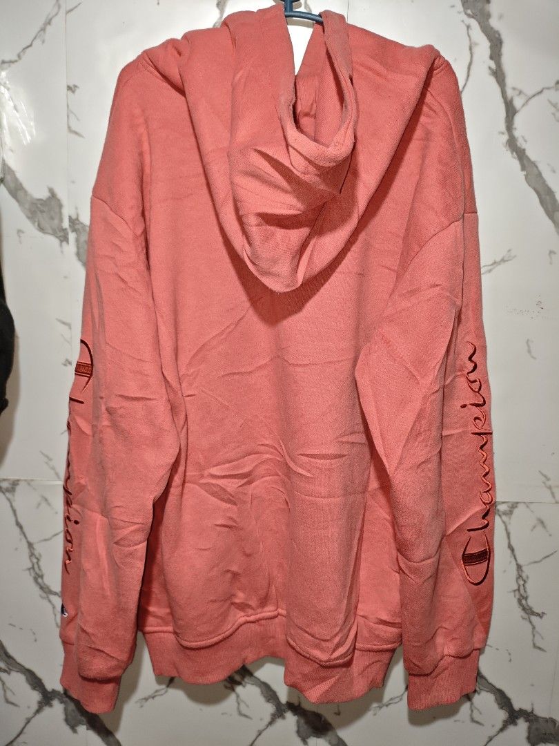 Champion hoodie jacket (Category: Coats, Jackets and Outerwear) located in Las Pinas. Submitted by yokiesse (Listing ID 1462017900, Image 2). Description: .