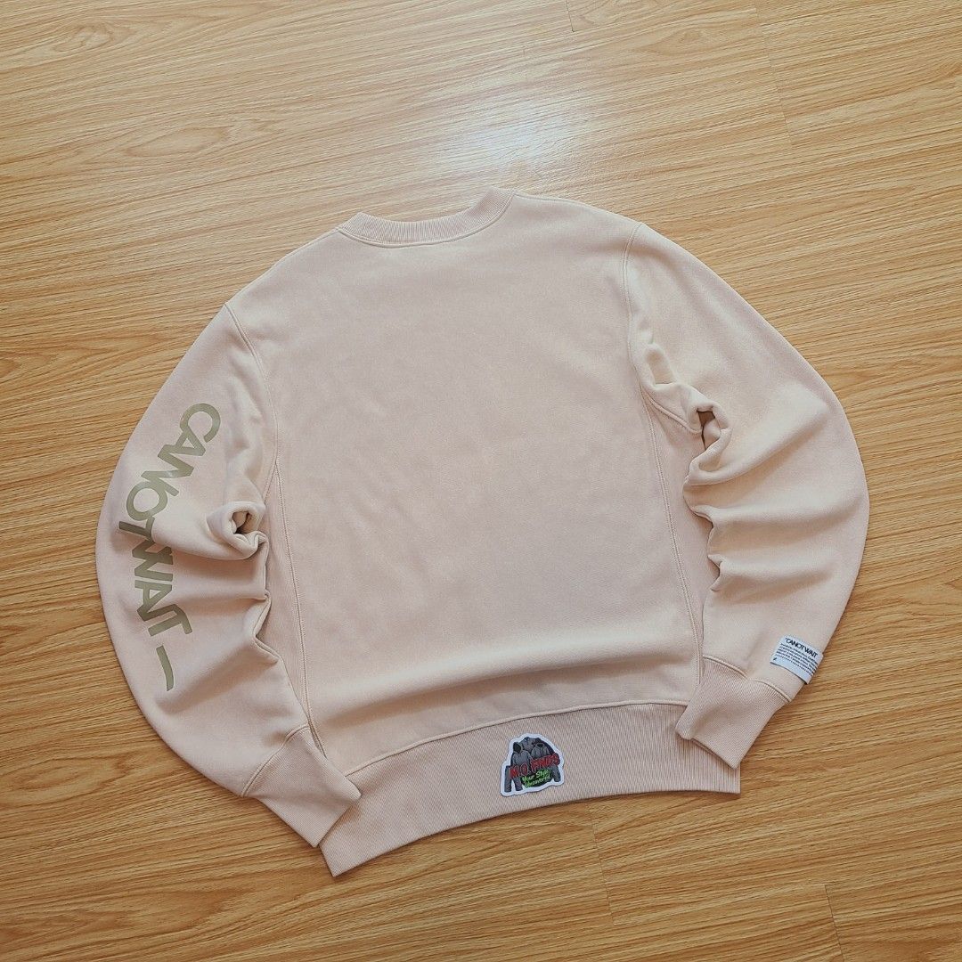 Champion Reverse Weave Sweatshirt Loose Fit Beige (Category: Coats, Jackets and Outerwear) located in Quezon City. Submitted by mofinds.ph (Listing ID 1461908534, Image 2). Description: Size: Small Dimes: 23x28 Condition: Excellent/Great condition MOP: BPI DELIVER: LALAMOVE OR J&T MEETUP/PICKUP: Victoria Tower D, Mother Ignacia Ave., Brgy. Paligsahan, Diliman, Quezon City.