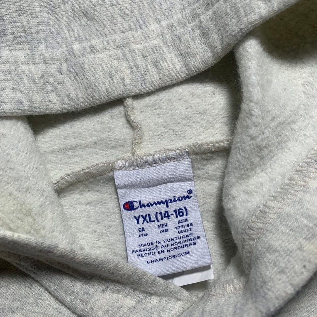 Champion Tulane Hoodie (Category: Hoodies) located in Manila. Submitted by steeezyyy (Listing ID 1461807531, Image 3). Description: as new condition no issue 350 only pm lang po meet up sa malapit W 21.4 x L 24.4 Location : Mandaluyong City.