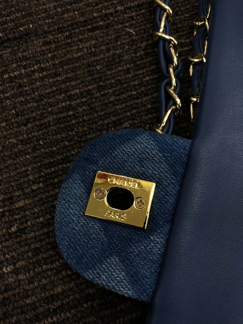 Chanel (Category: Luxury Bags & Wallets) located in Bacolod City. Submitted by nice_thriftt (Listing ID 1462028960, Image 3). Description: .