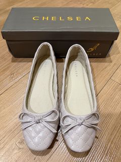(Category: ) located in . Submitted by cezzys_closet (Listing ID 1461916422, Image 1). Description: .
