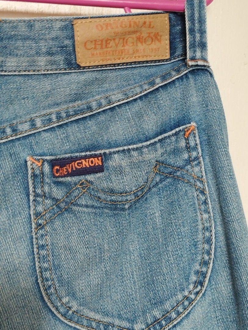 Chevignon Denim (Category: Shorts) located in San Fernando. Submitted by nerosales (Listing ID 1462030587, Image 3). Description: Chevignon Denim Shorts waist 31 inches length 29 inches hem 7.5 inches issue: please see last photo 250 pesos only SM City Pampanga Shipping: J&T Payment: Gcash NO COD / NO COP .