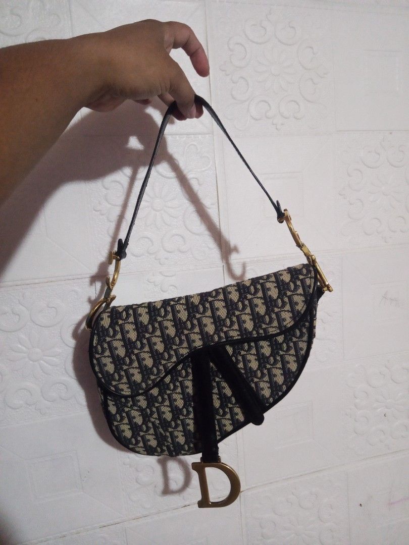 Christian Dior (Category: Shoulder Bags) located in Zamboanga. Submitted by alminajammang19 (Listing ID 1461974769, Image 1). Description: Christian Dior from Japan surplus.