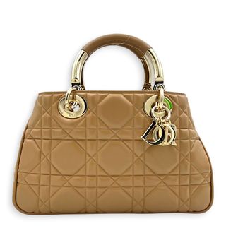 (Category: ) located in . Submitted by carousellluxury (Listing ID 1461920399, Image 1). Description: .