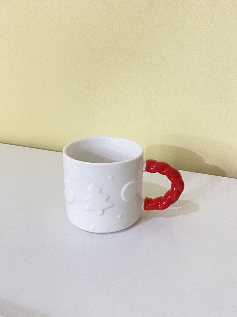 CHRISTMAS MUG (Category: Coffee & Tea Tableware) located in Dasmarinas. Submitted by hannah.oakph (Listing ID 1461831236, Image 1). Description: .