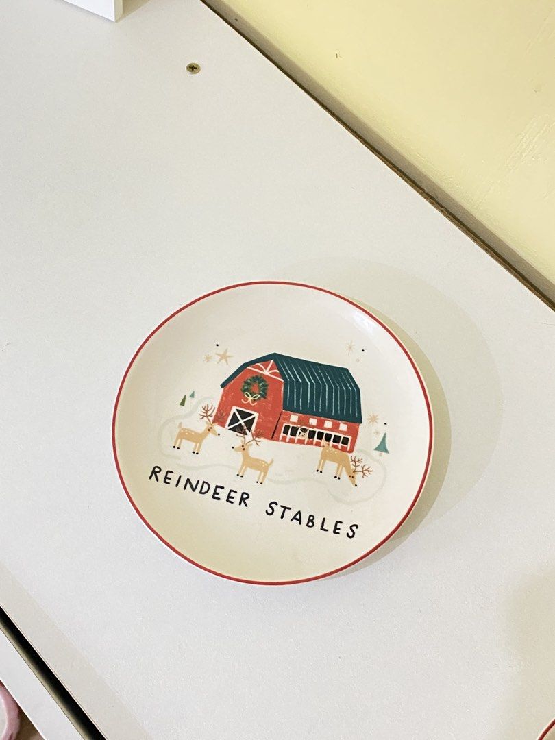 CHRISTMAS SAUCERS (Category: Dinnerware & Cutlery) located in Dasmarinas. Submitted by hannah.oakph (Listing ID 1461826630, Image 2). Description: .
