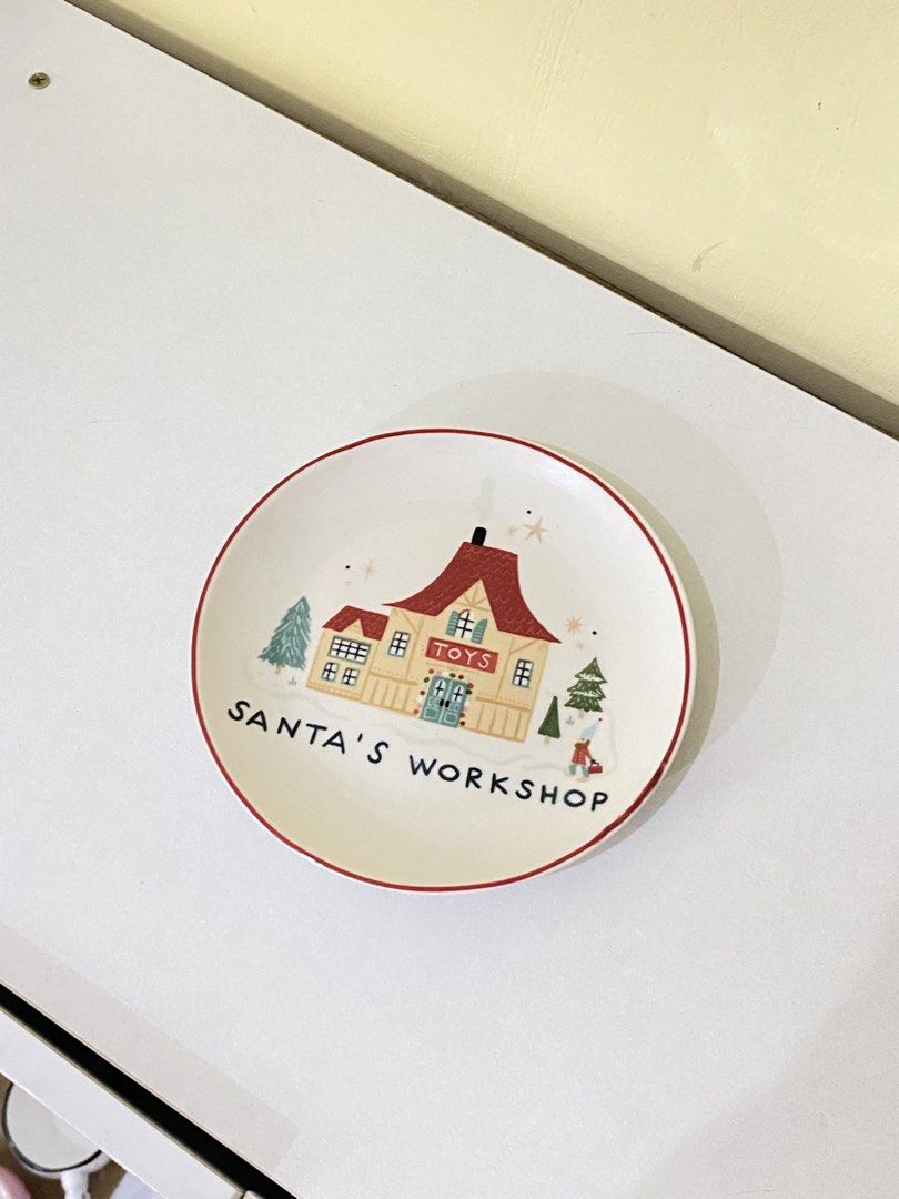 CHRISTMAS SAUCERS (Category: Dinnerware & Cutlery) located in Dasmarinas. Submitted by hannah.oakph (Listing ID 1461826630, Image 3). Description: .