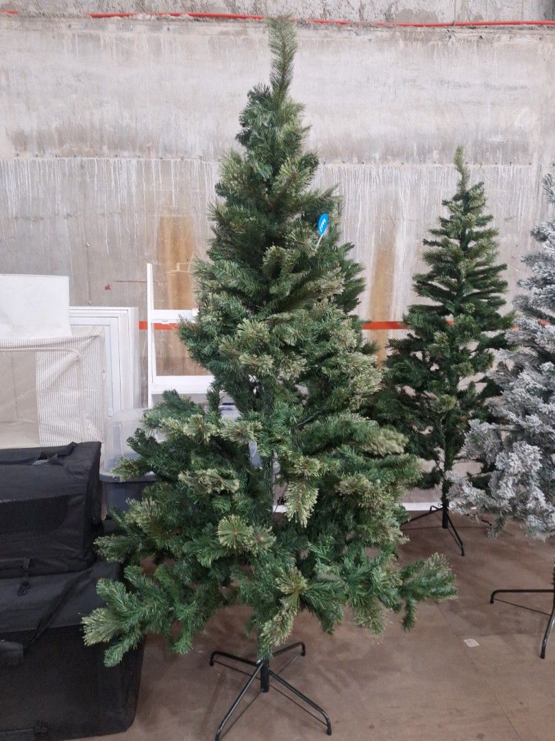Christmas Tree with Lights (Category: Artificial Plants & Flowers) located in Muntinlupa City. Submitted by shopandsaveau (Listing ID 1461822587, Image 2). Description: 6ft P2,500 also available in other ft. PM for details 📍 Google Map Pin: Shop and Save Australian Surplus - RETAIL No. 30 Kengi Marketing, RMT Industrial Complex, Tunasan, Muntinlupa City, Metro Manila Open Mon-Sat 8:30am to 5:30pm.