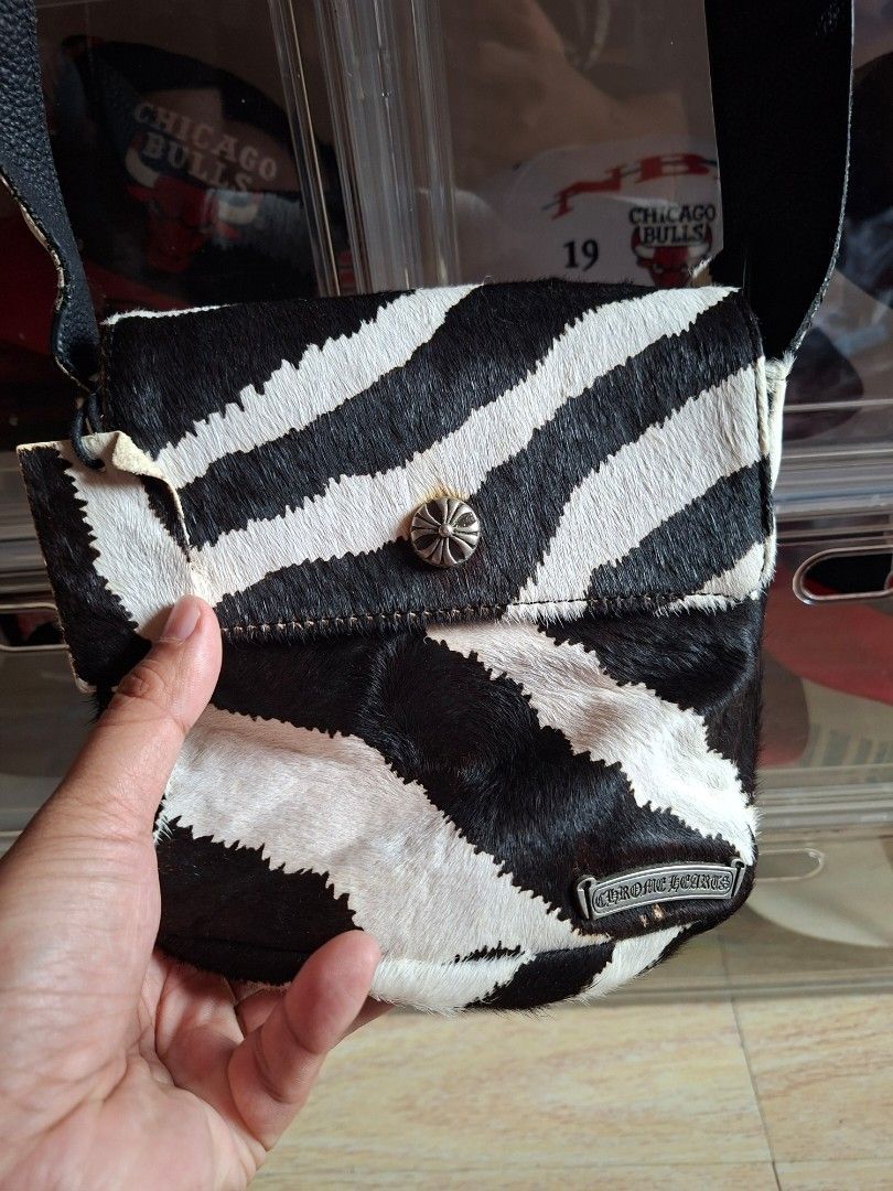 Chrome hearts (Category: Luxury Bags & Wallets) located in Manila. Submitted by mrmarkgil82590 (Listing ID 1461799931, Image 1). Description: .